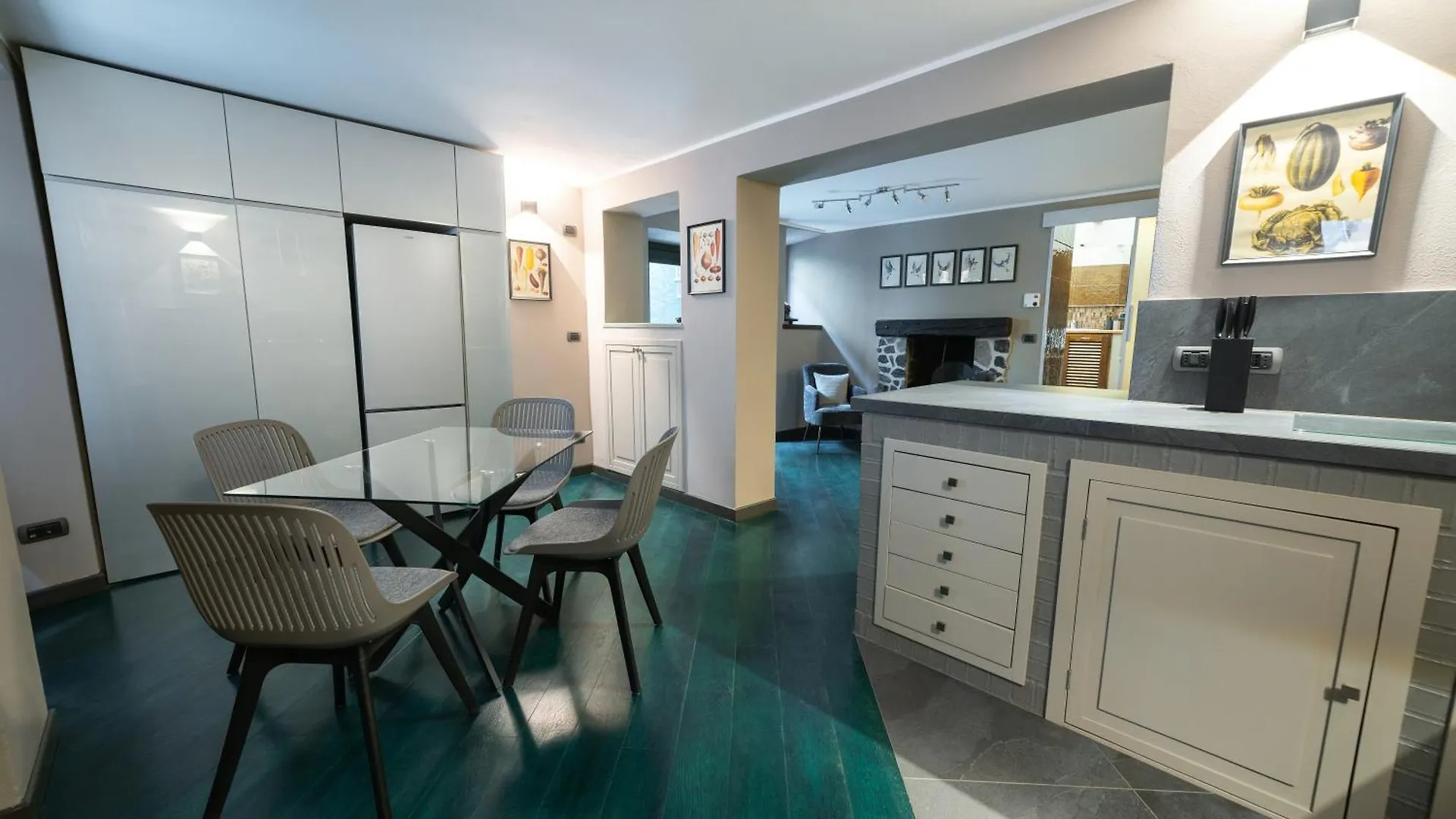 Appartement La Risorgente Free Taxi From & To Train Station à Fiumelatte Italie